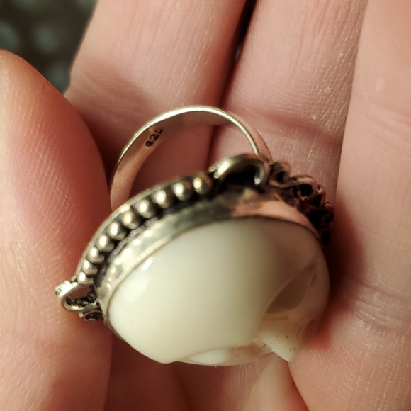 New White Carved Goddess Face 925 Silver Ring. - Picture 9 of 9